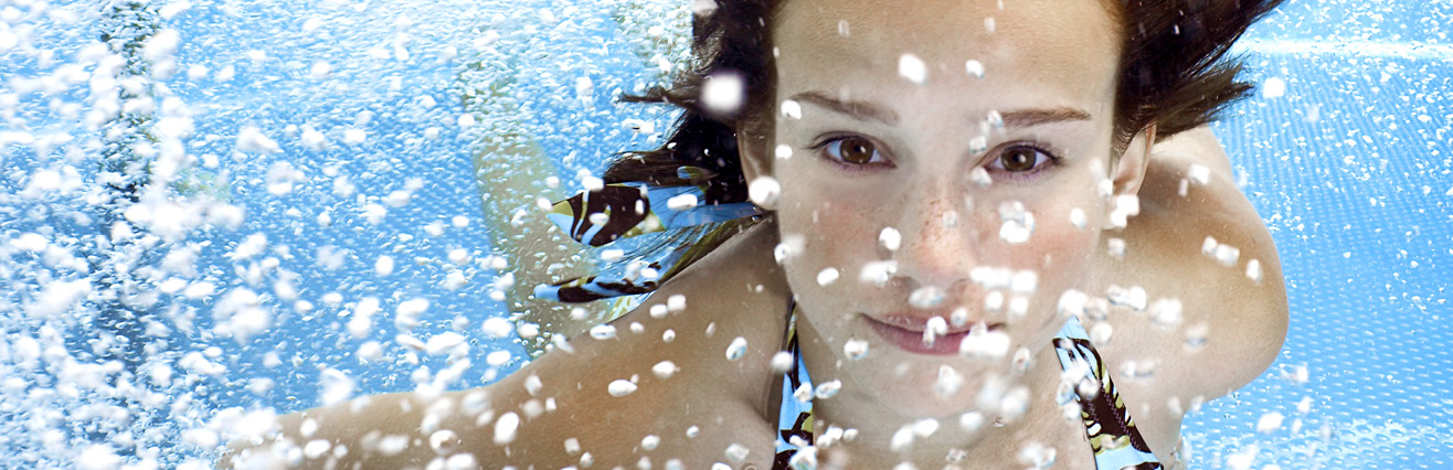 Mädchen unter Wasser Mädchen unter Wasser