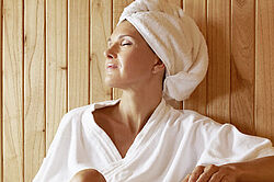 Frau in der Sauna Frau in der Sauna
